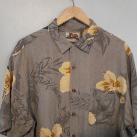 Paradise Cove Hawaiian Shirt-Medium-100% Silk-Wood Buttons-Camp-HIbiscus-Gray - Picture 3 of 6